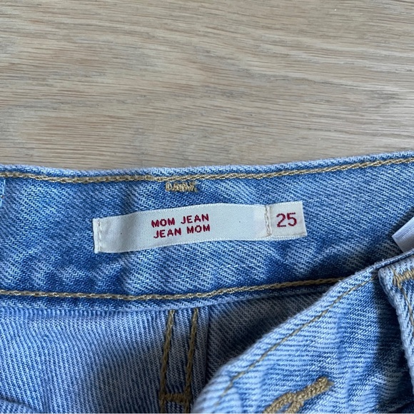 Levi’s Mom Jeans - Picture 6 of 7